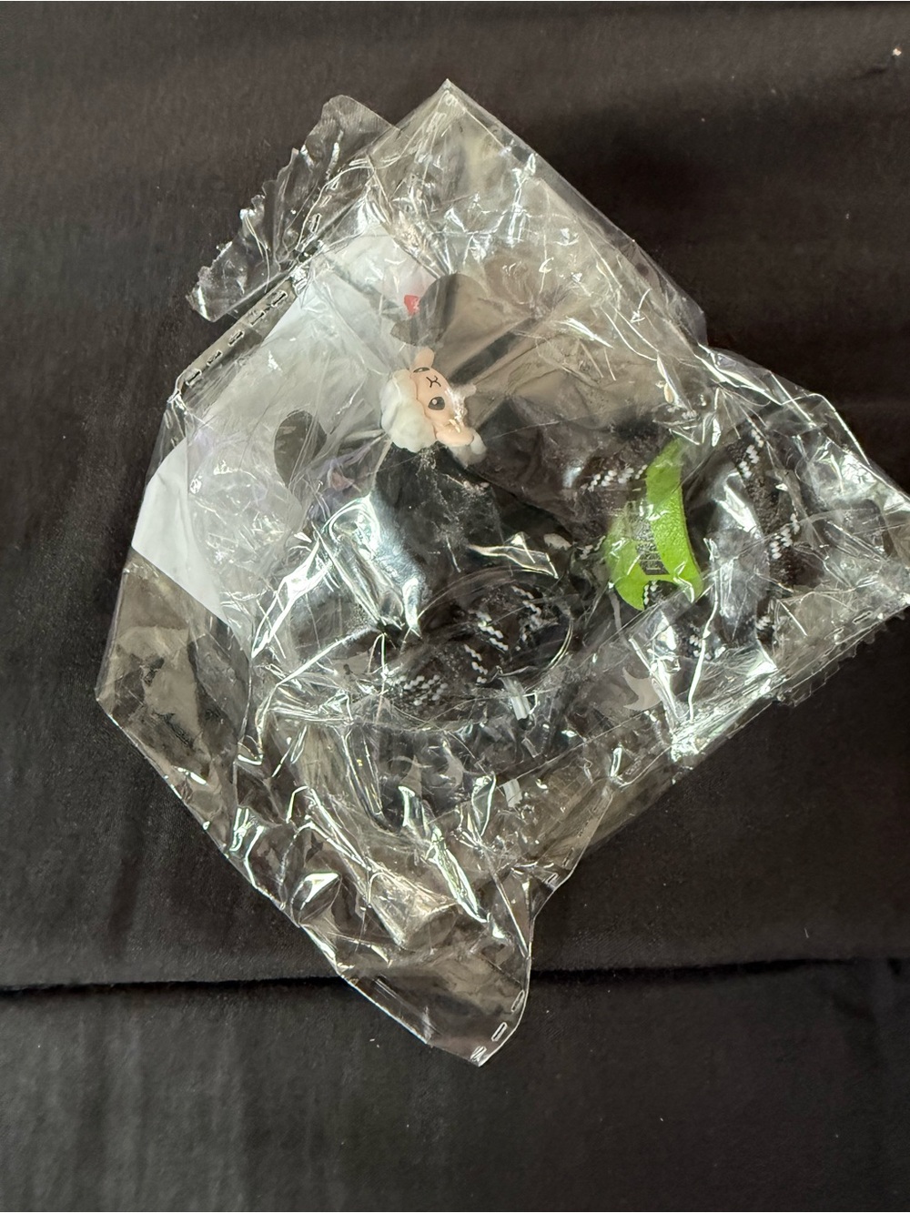 Toothless Keychain - Picture 5 of 7
